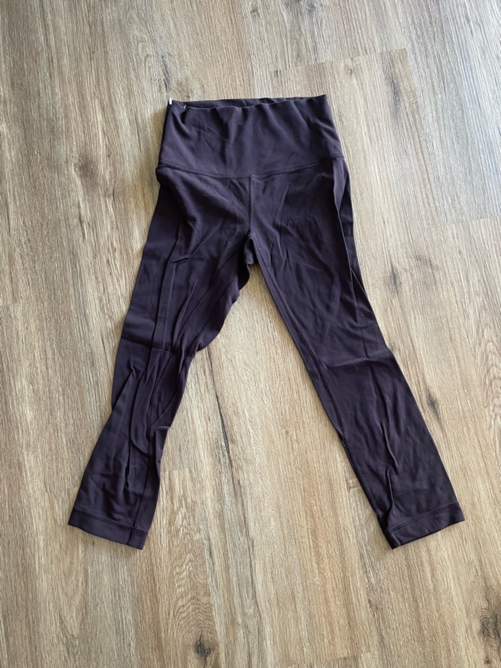Lululemon crop leggings size 4
